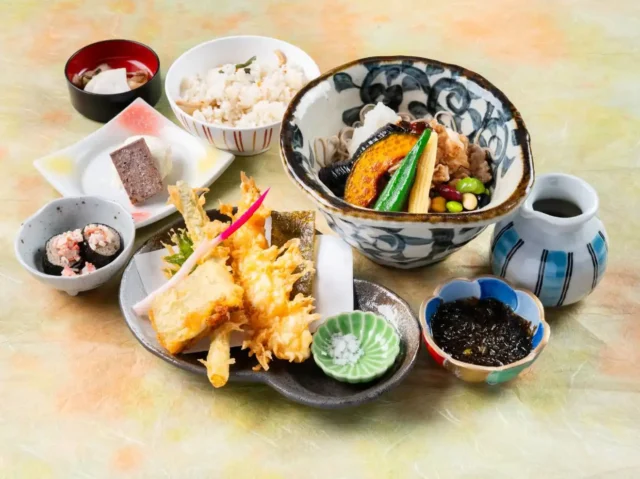 残暑を乗り切る！スタミナ「柚子もずく豚そば」のご案内